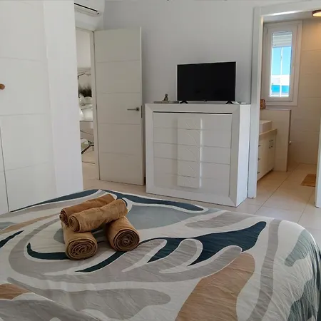 Casa Rafa Villa, 4br Private Pool, Costa Adeje, Tenerife בית נופש